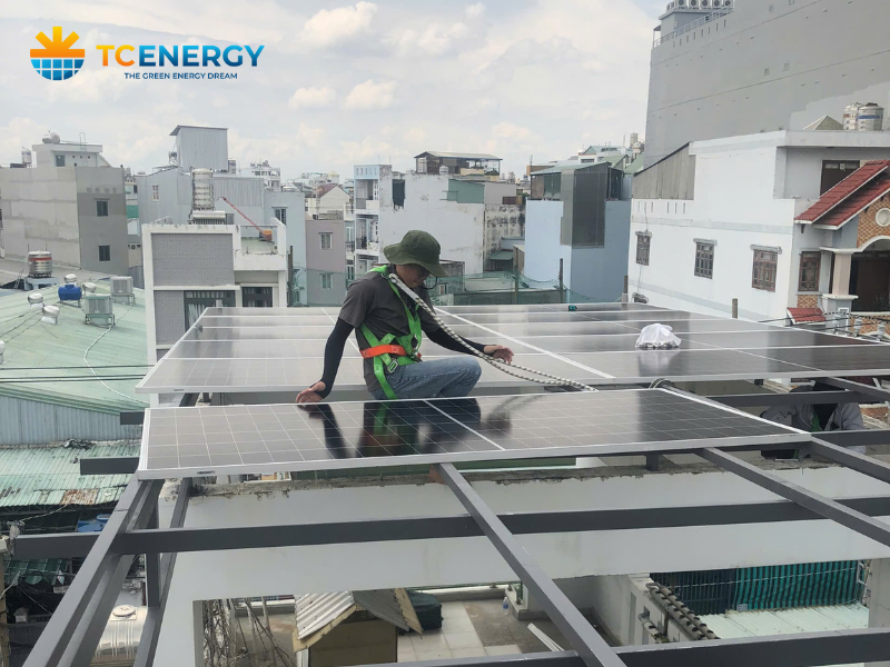 Tấm pin năng lượng mặt trời 640w