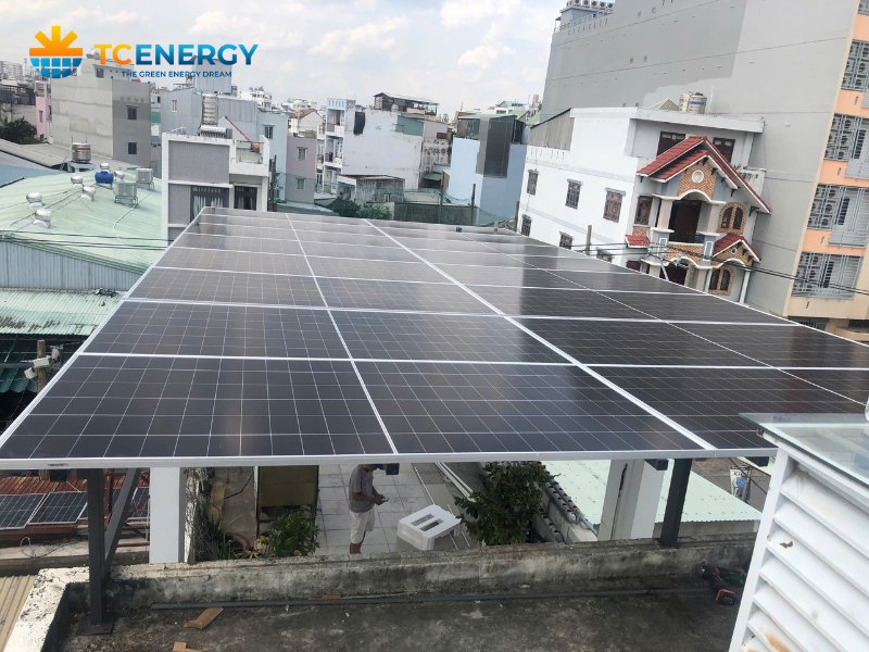 Tam pin nang luong mat troi Longi 640w