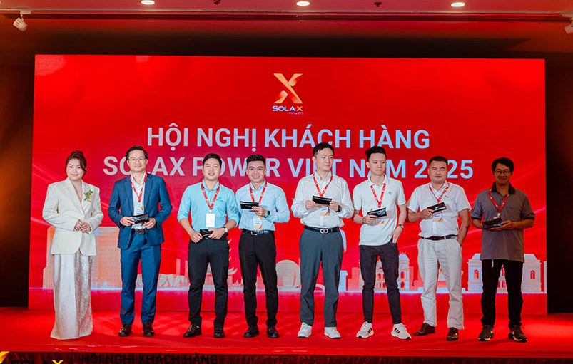 nhan-boc-tham-trung-thuong-solax-power-viet-nam